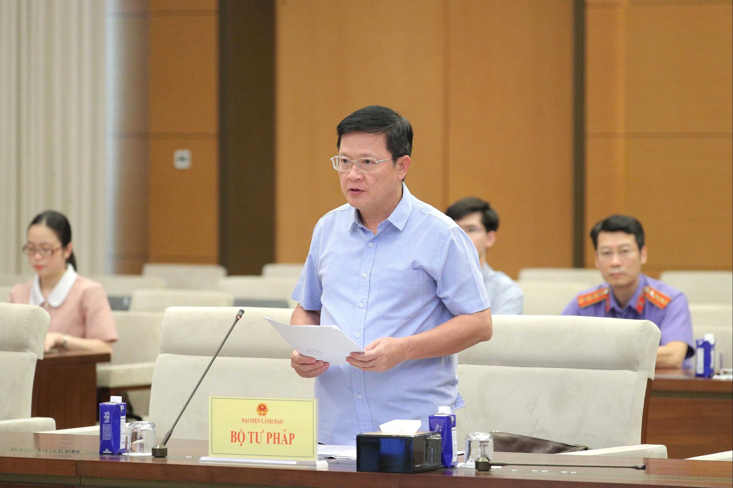 Thứ trưởng Bộ Tư pháp Mai Lương Khôi