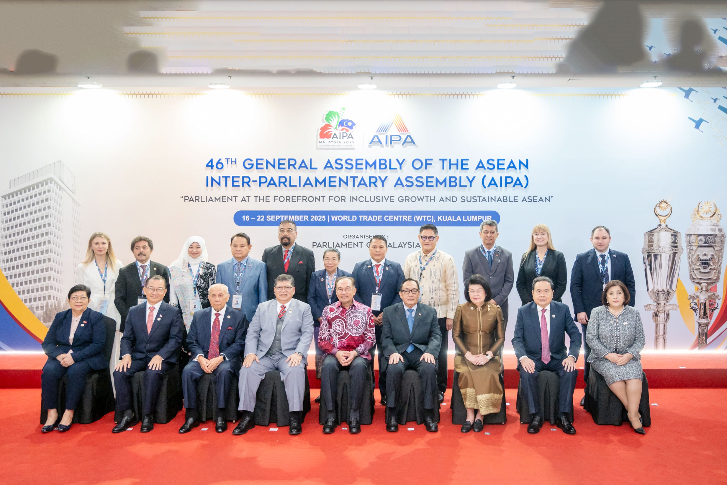 z61_5625-chup-anh-chung-voi-thu-tuong-malaysia-va-cac-truong-doan.jpg