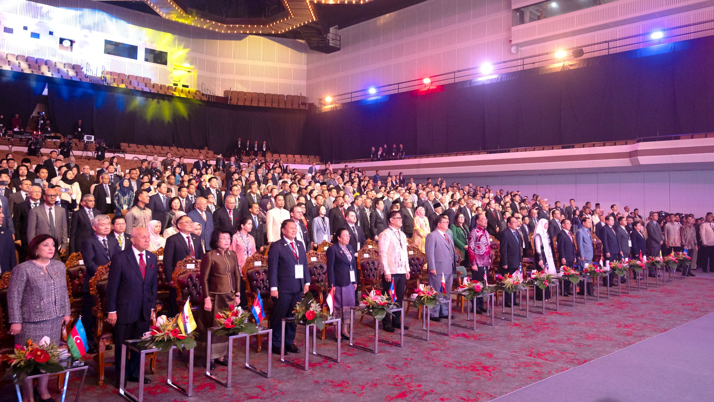 z61_5646-thuc-hien-nghi-le-khai-mac.jpg