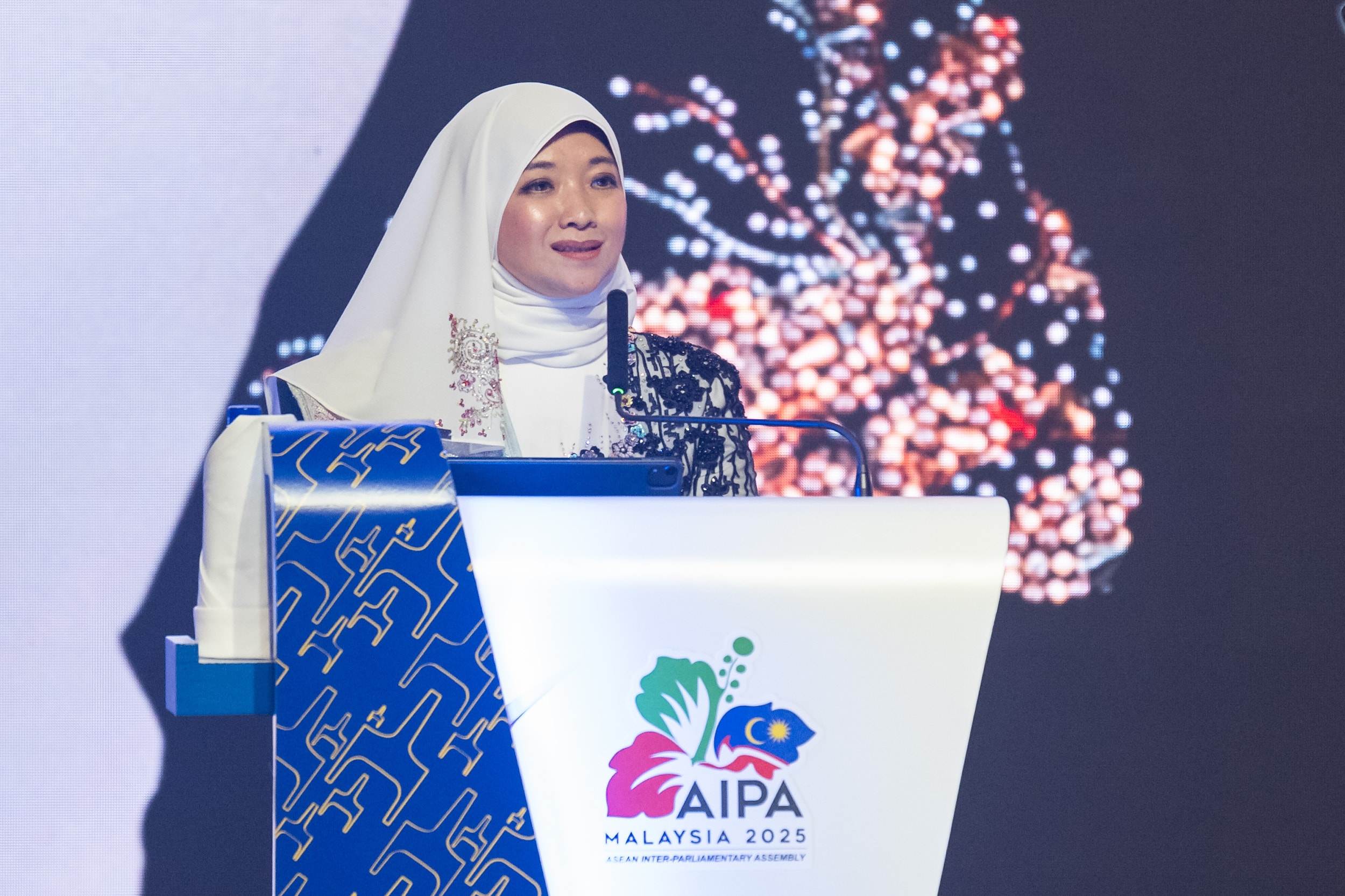 Z72_1788- Phát biểu chào mừng của H.E. Ar. Siti Rozaimeriyanty Dato Haji Abdul Rahman, Tổng Thư ký AIPA