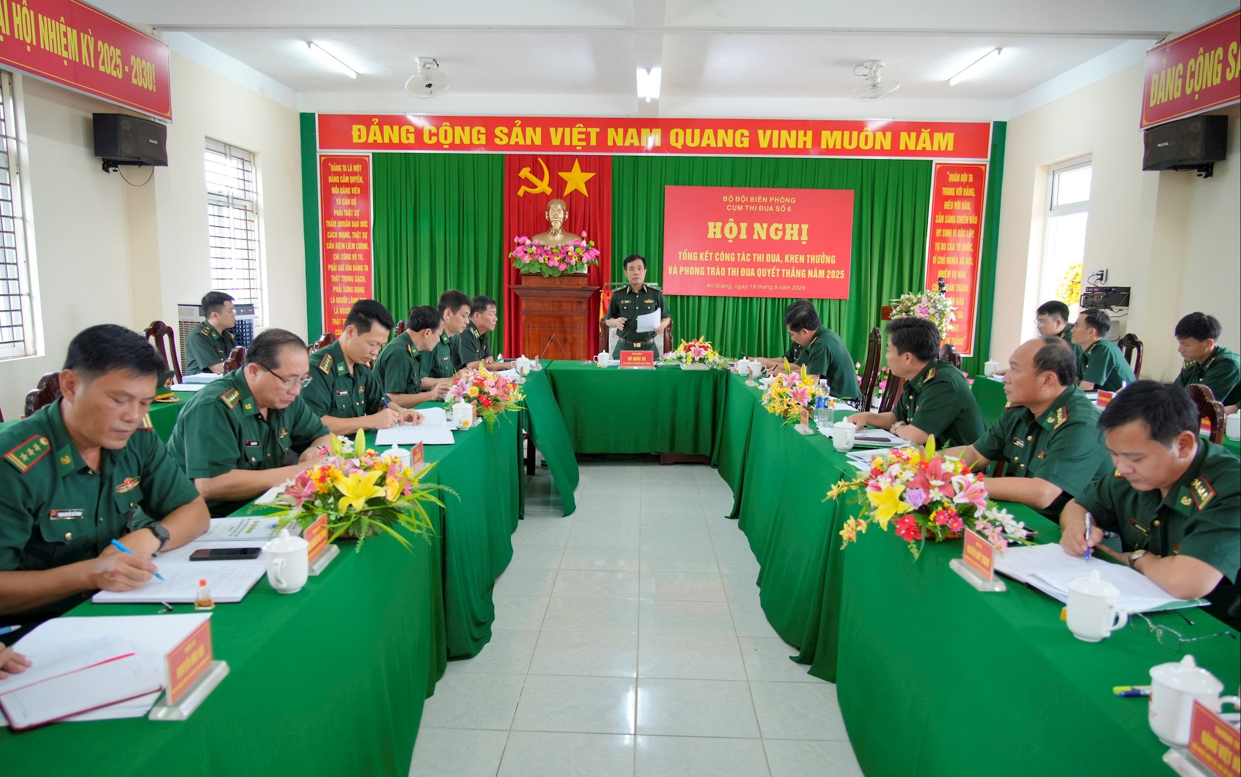 Thiếu tướng Vũ Quốc Ân phát biểu chỉ đạo hội nghị