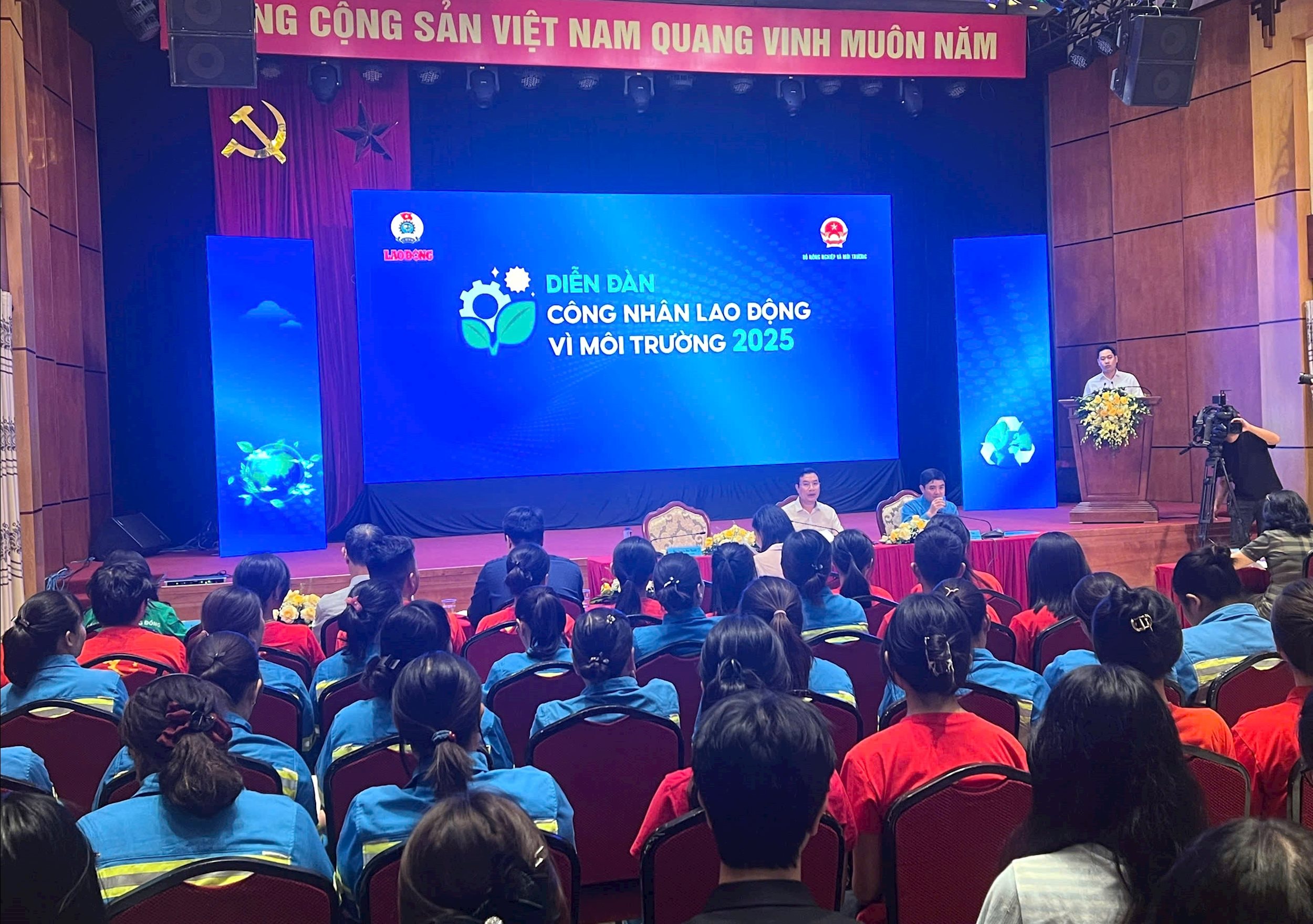 Toàn cảnh diễn đàn. Ảnh: Vũ Quang