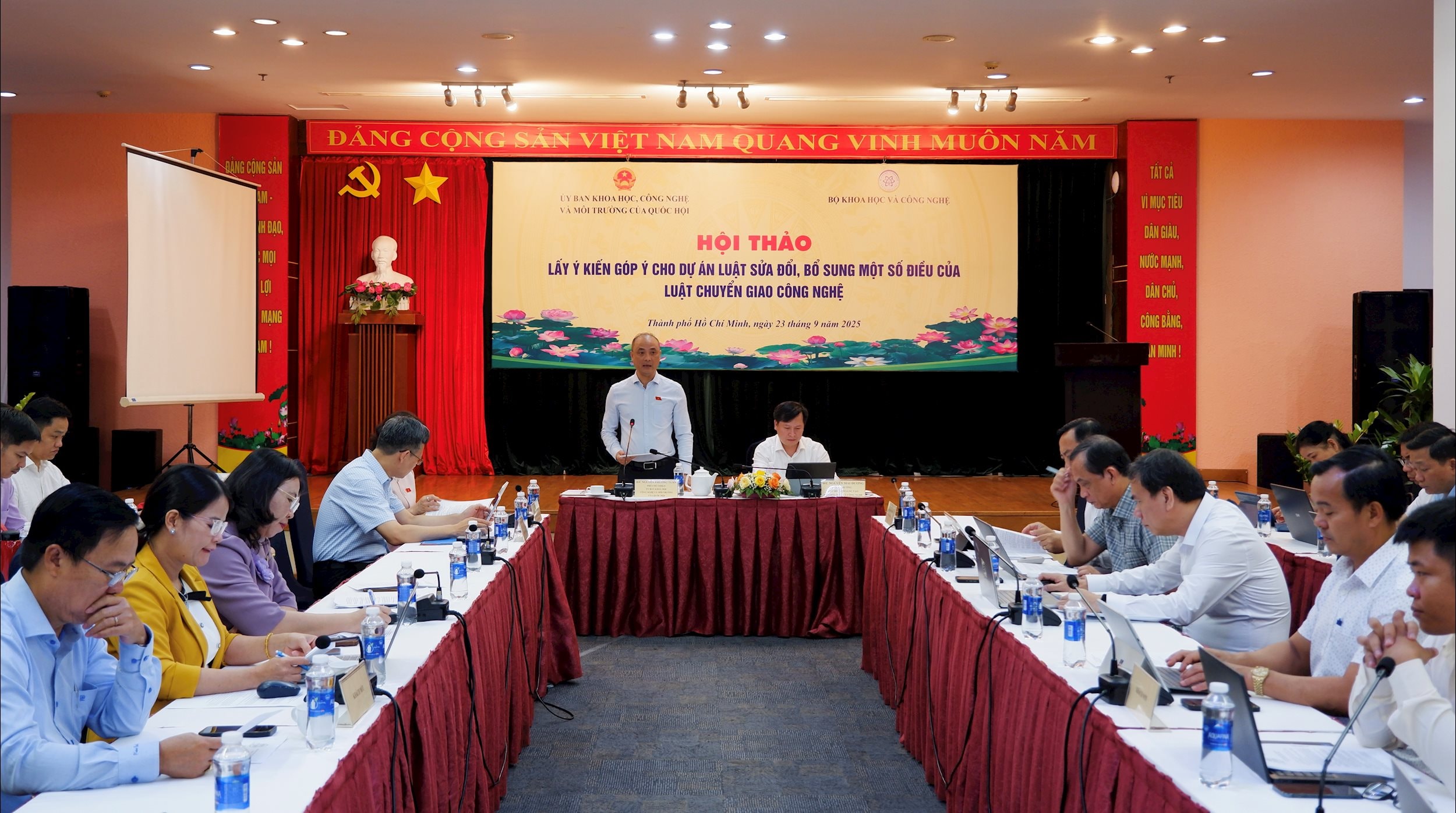 Quang cảnh hội thảo