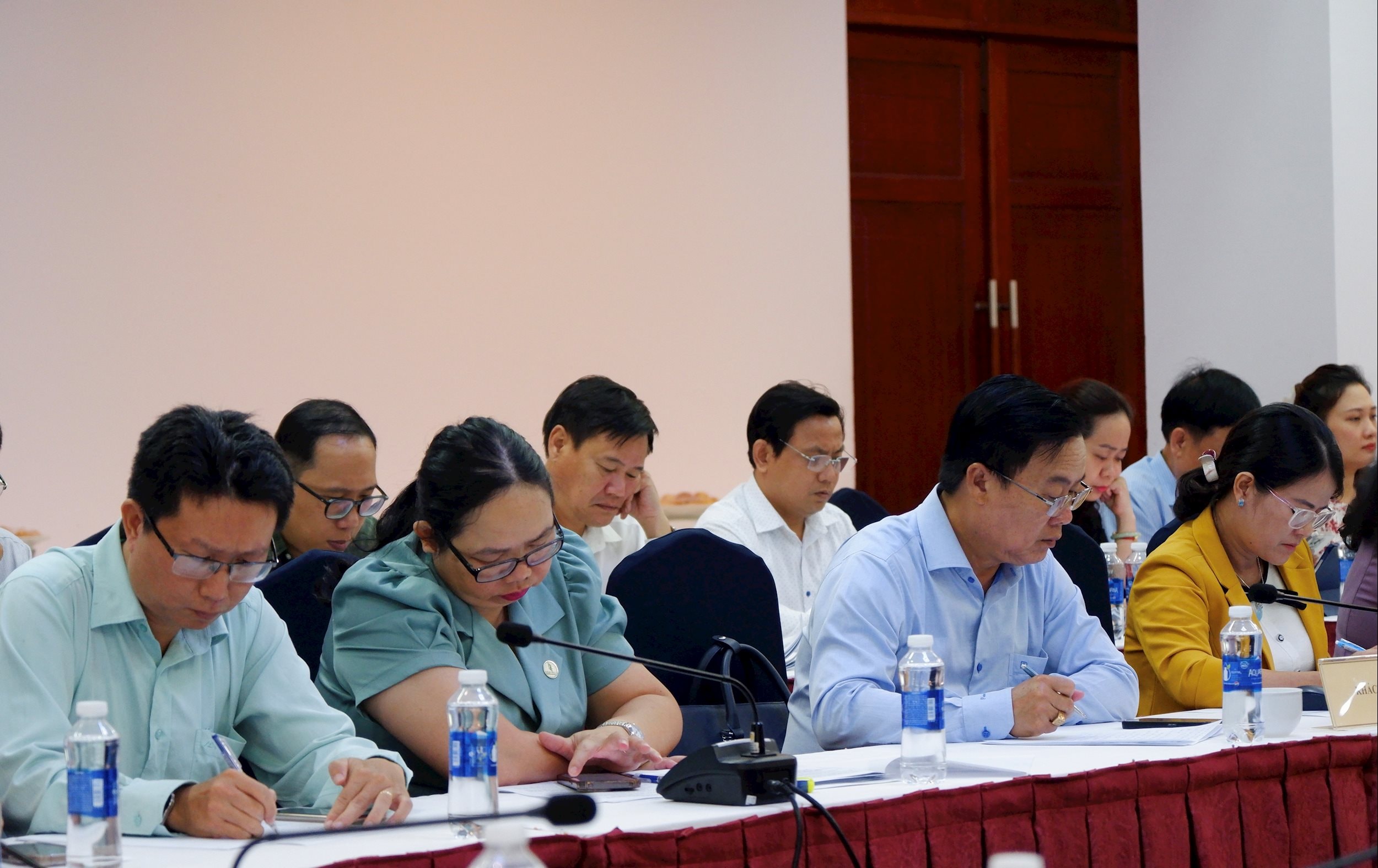 Các đại biểu tham dự hội thảo