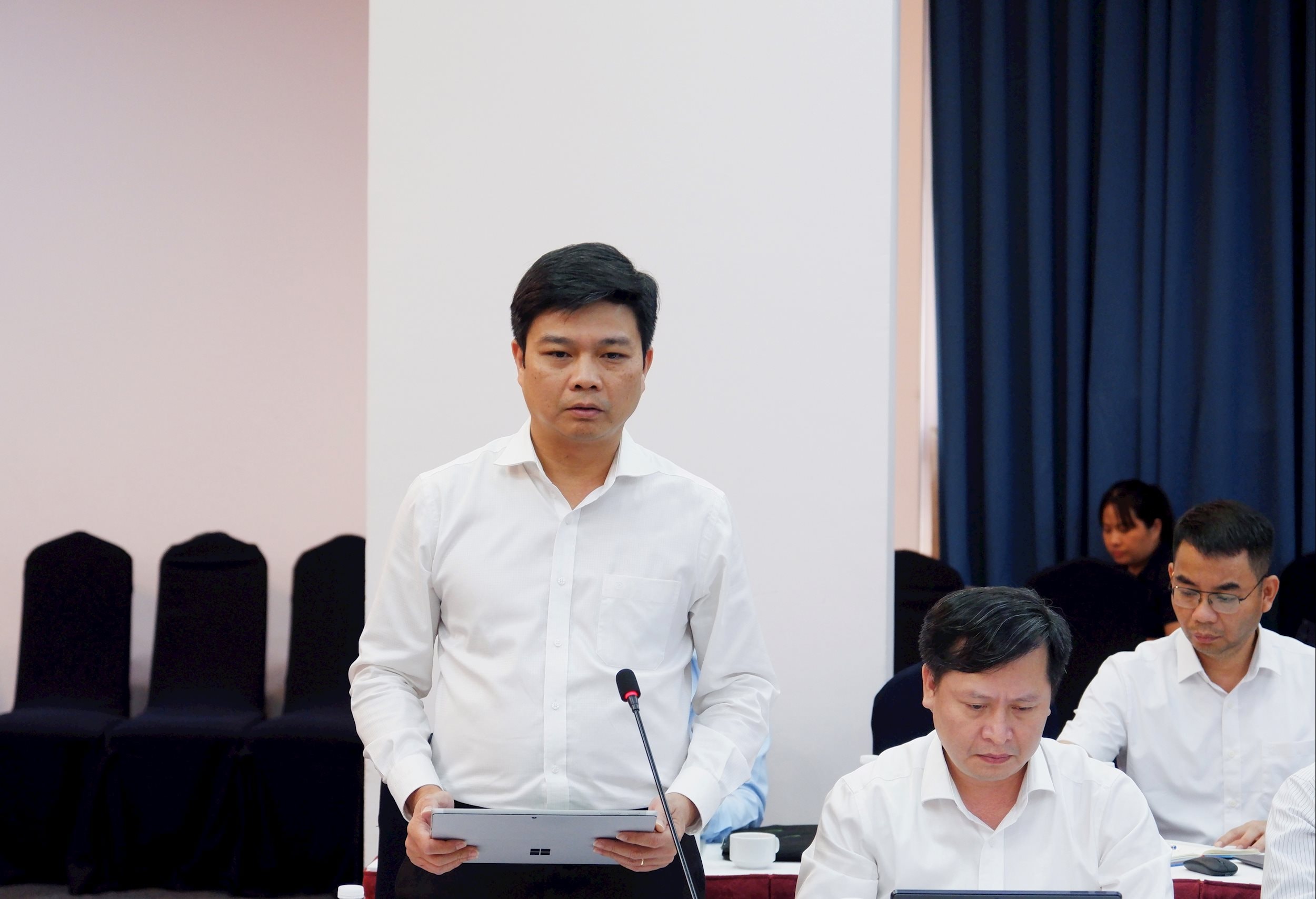 Vụ trưởng Vụ Khoa học kỹ thuật và công nghệ, Bộ Khoa học và Công nghệ Nguyễn Phú Hùng phát biểu. Ảnh: Hoa Lê