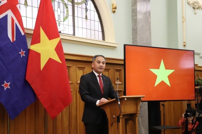 ambassador-phan-minh-giang.jpg