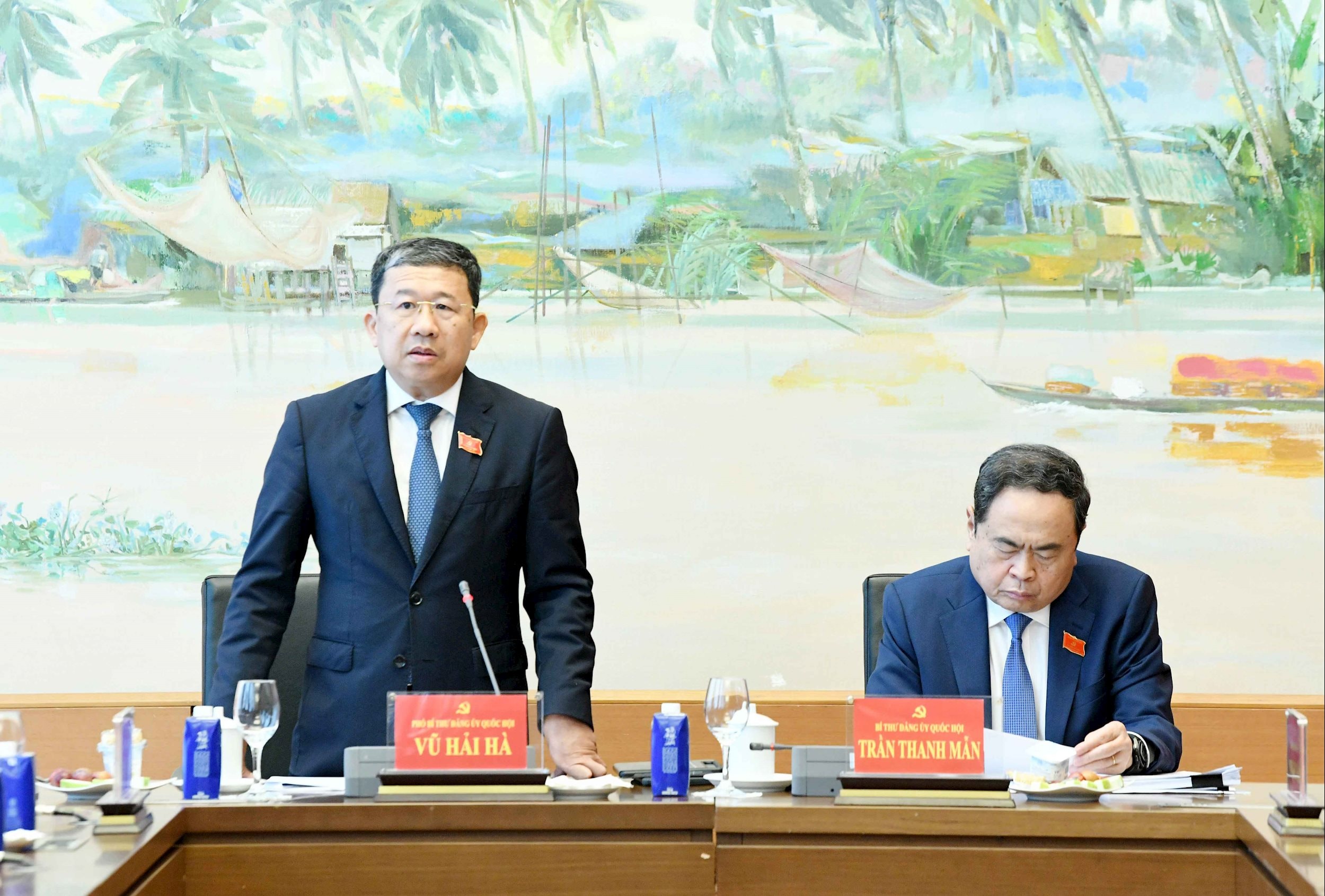 pho-bi-thu-thuong-truc-dang-uy-quoc-hoc-vu-hai-ha.jpg