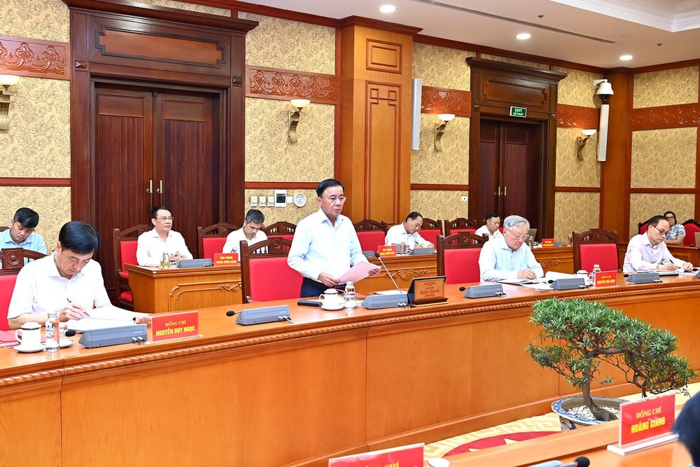 Thay mặt Tổ công tác Bộ Chính trị, Thường trực Ban Bí thư Trần Cẩm Tú phát biểu chỉ đạo Ban Thường vụ Tỉnh uỷ Lào Cai