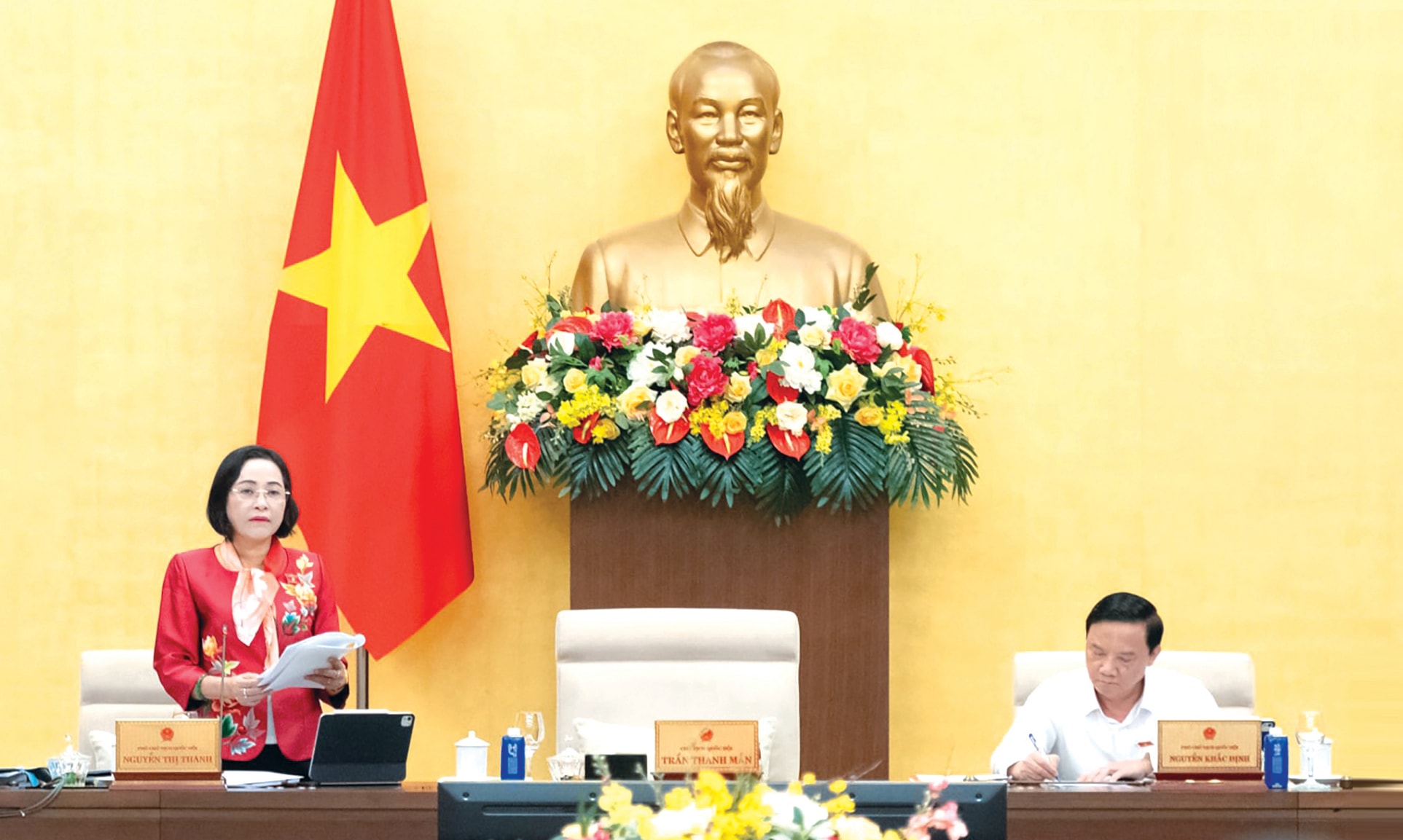 អនុប្រធាន ថាញ់