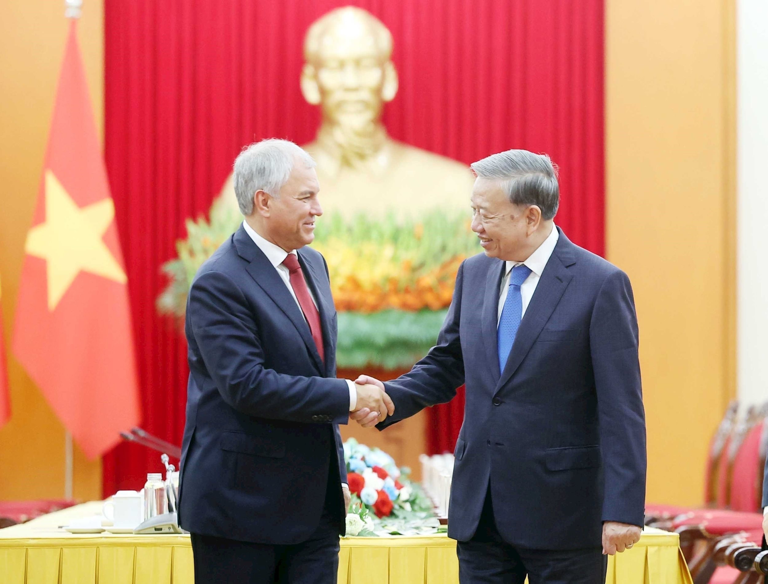 vna_potal_tong_bi_thu_to_lam_tiep_chu_tich_duma_quoc_gia_nga___8303833.jpeg
