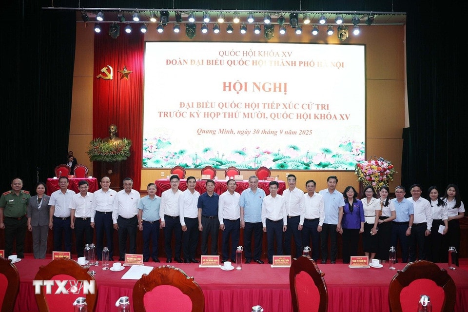 General Secretary To Lam and delegates. (Photo: Thong Nhat/VNA)