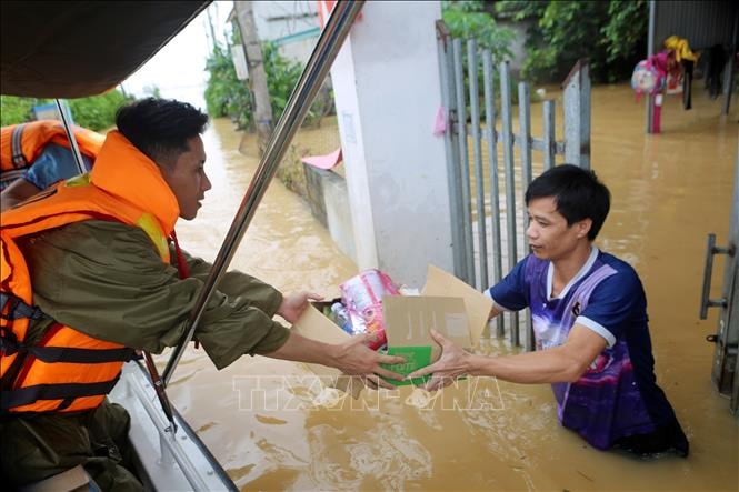 vna_potal_bao_so_10_khan_cap_cuu_tro_hon_3000_ho_dan_ngap_sau_nuoc_o_xa_nong_cong_thanh_hoa_stand.jpg