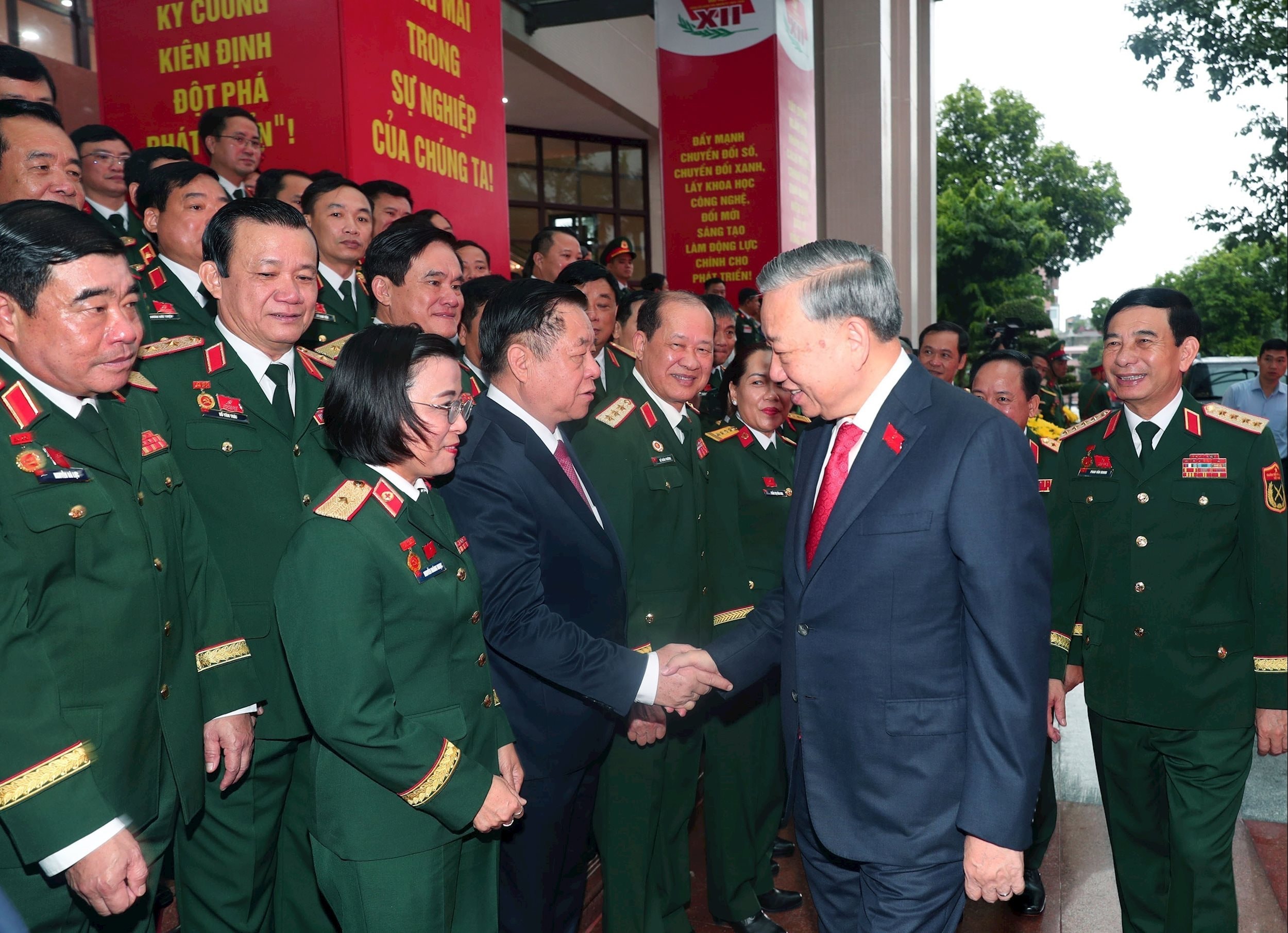 vna_potal_tien_toi_dai_hoi_xiv_cua_dang_khai_mac_trong_the_dai_hoi_dai_bieu_dang_bo_quan_doi_nhiem_ky_2025_-_2030_8307110.jpg