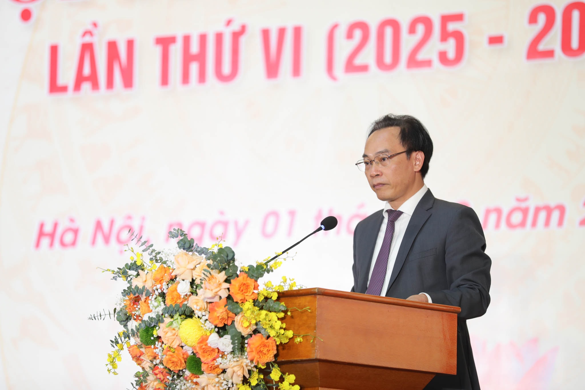 0VNU - Giam doc DHQGHN Hoang Minh Son (4)