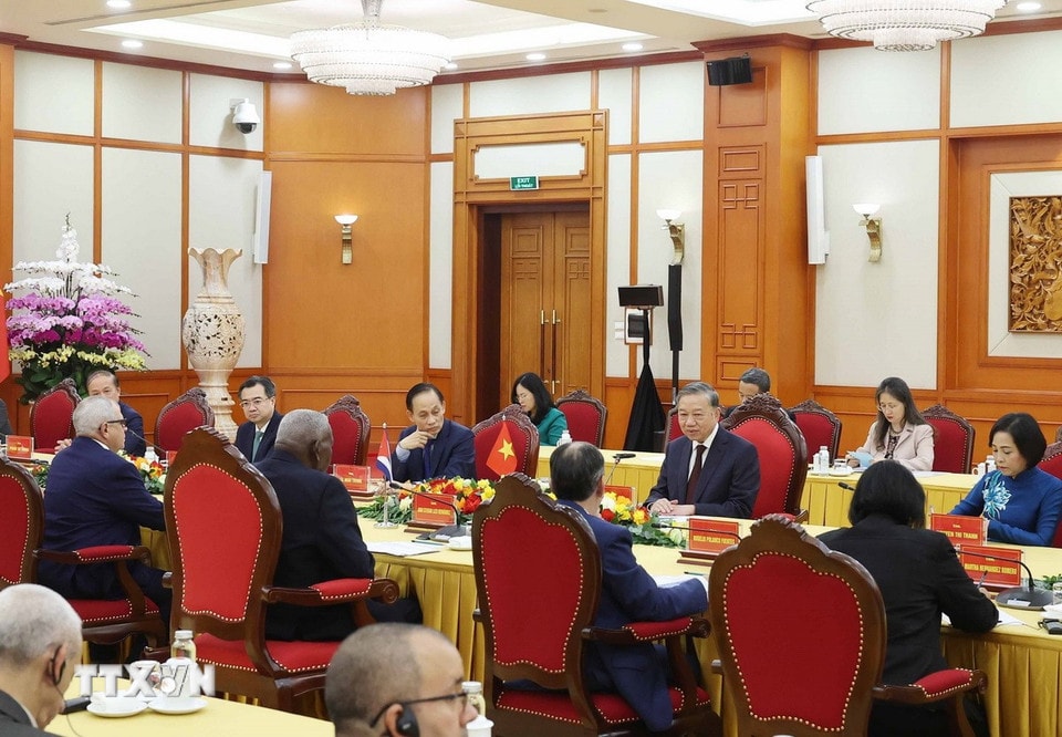 Tổng Bí thư Tô Lâm tiếp Chủ tịch Quốc hội Chính quyền nhân dân và Hội đồng Nhà nước Cuba Esteban Lazo Hernández sang thăm chính thức Việt Nam. (Ảnh: Thống Nhất/TTXVN)
