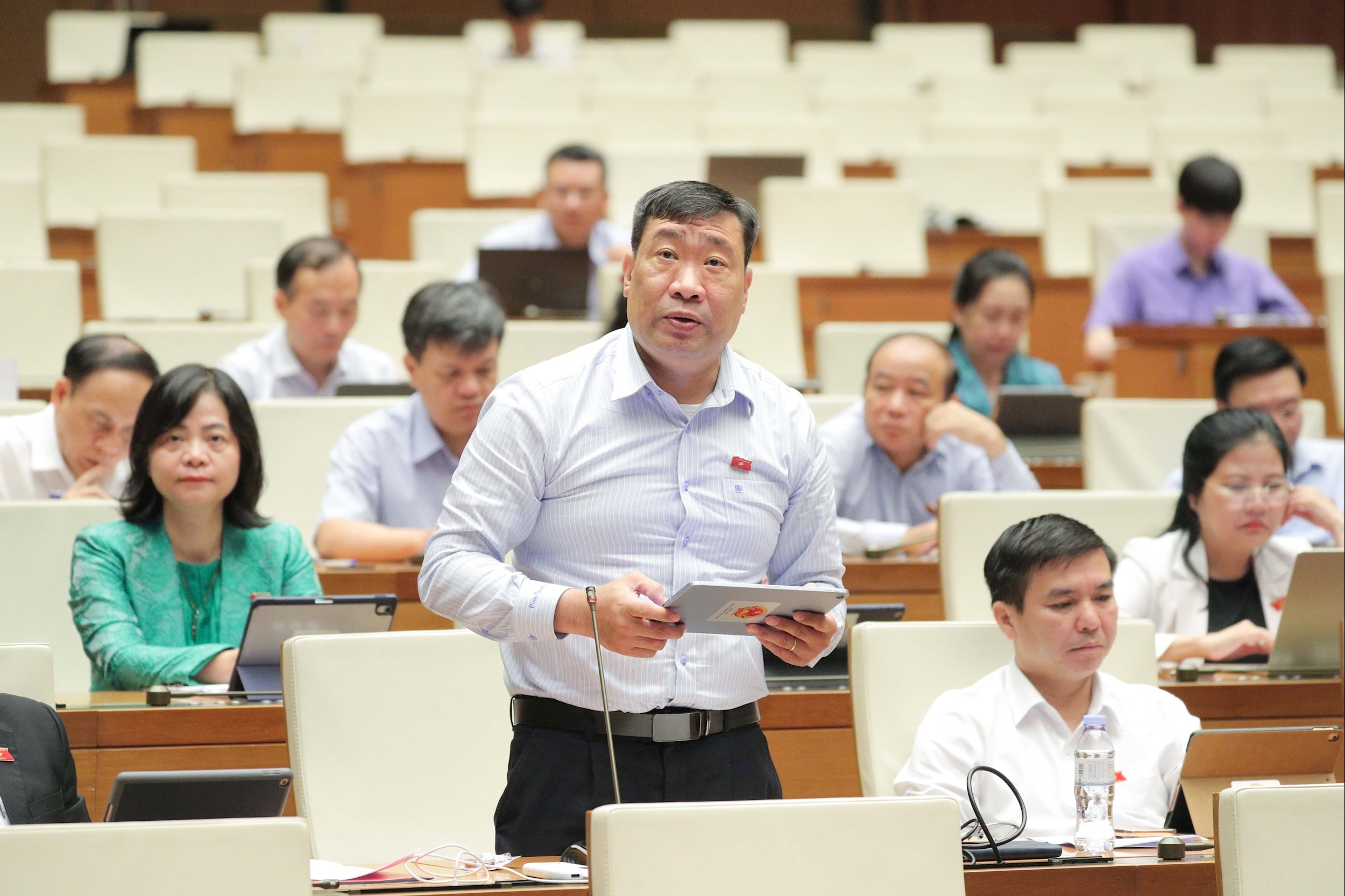 Nationalförsamlingens representant Thach Phuoc Binh (Vinh Long)