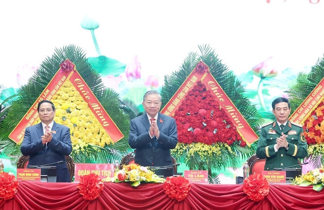 vna-potal-tong-bi-thu-to-lam-du-dai-hoi-dai-bieu-dang-bo-quan-doi-lan-thu-xii-8306516.jpg
