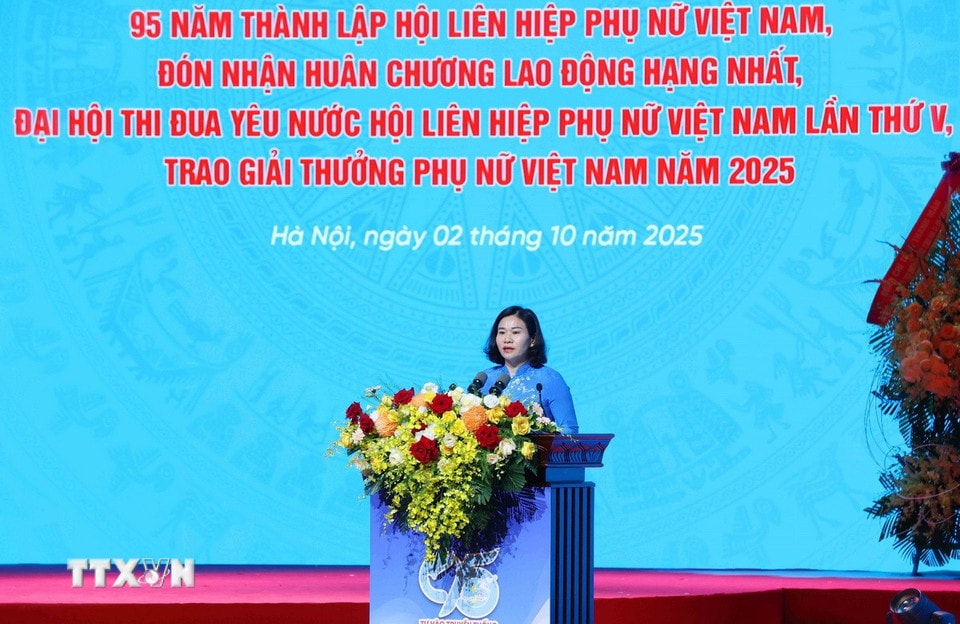 Chủ tịch Hội Liên hiệp Phụ nữ Việt Nam Nguyễn Thị Tuyến đọc Diễn văn tại Lễ kỷ niệm. Ảnh: Thống Nhất/TTXVN