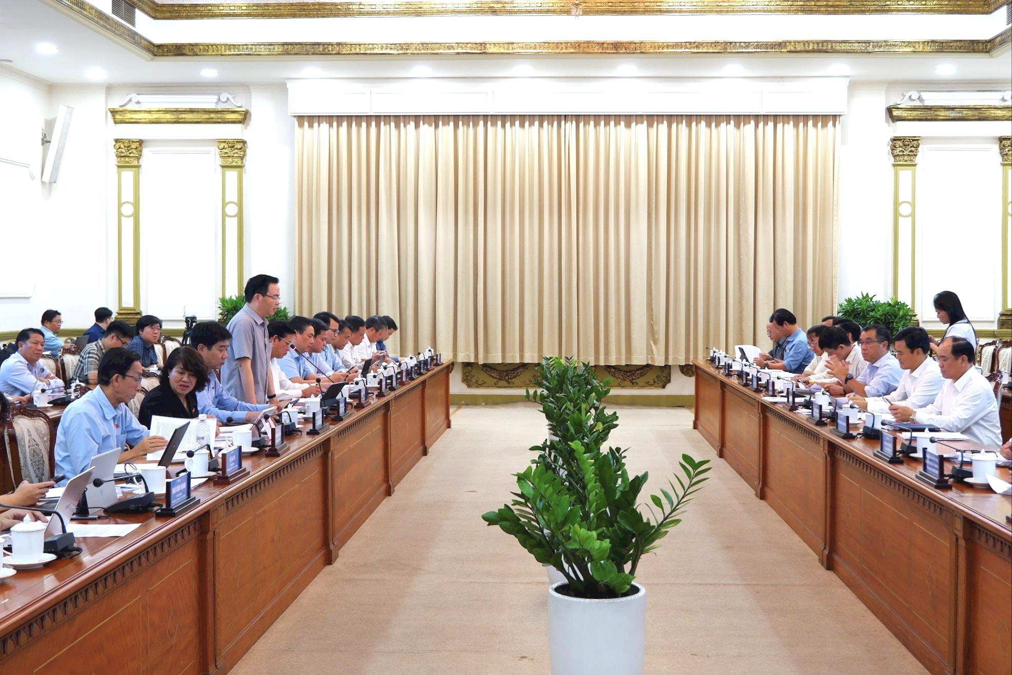 Quang cảnh cuộc làm việc. Ảnh: Hoa Le