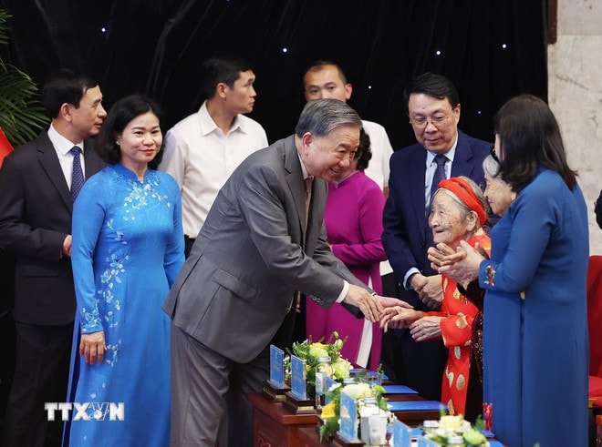 Tổng Bí thư Tô Lâm với các đại biểu dự buổi lễ. Ảnh: Thống Nhất/TTXVN