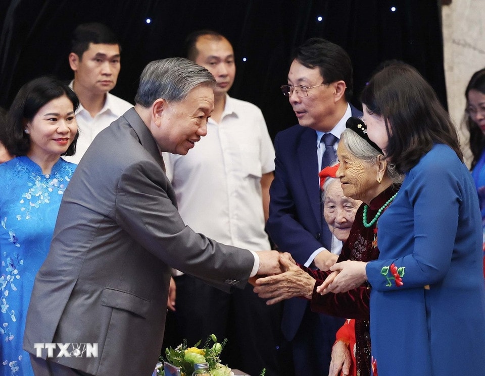 Tổng Bí thư Tô Lâm với các đại biểu dự buổi lễ. Ảnh: Thống Nhất/TTXVN