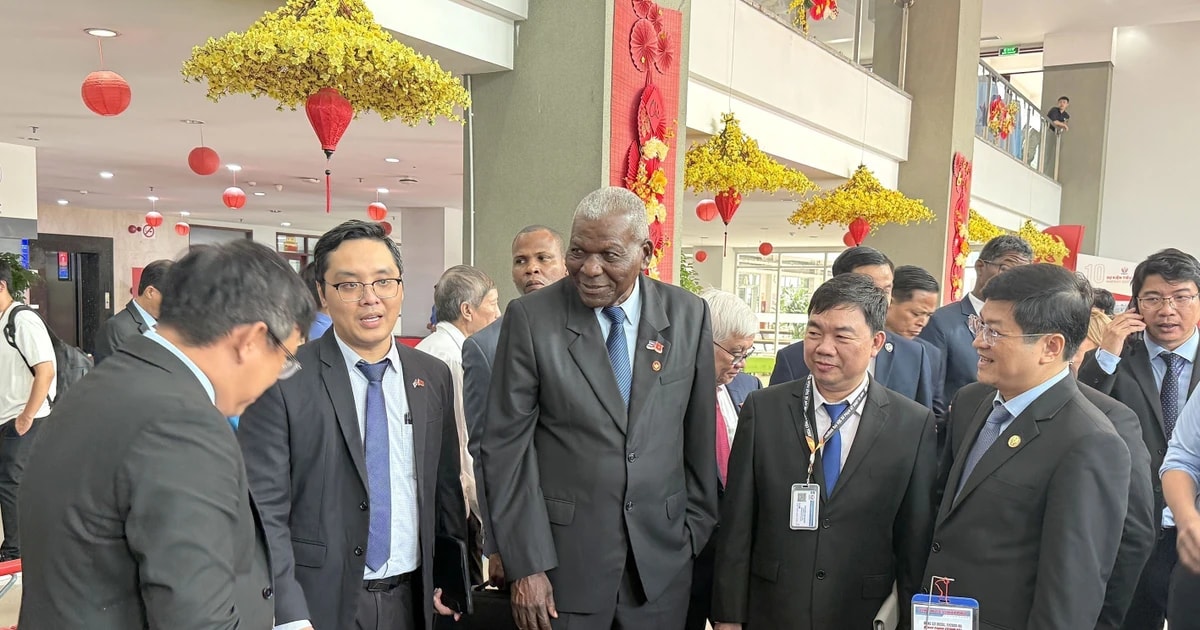 vna-potal-chu-tich-quoc-hoi-cuba-esteban-lazo-hernandez-tham-va-lam-viec-tai-truong-dai-hoc-su-pham-ky-thuat-tp-ho-chi-minh-8314602.jpg