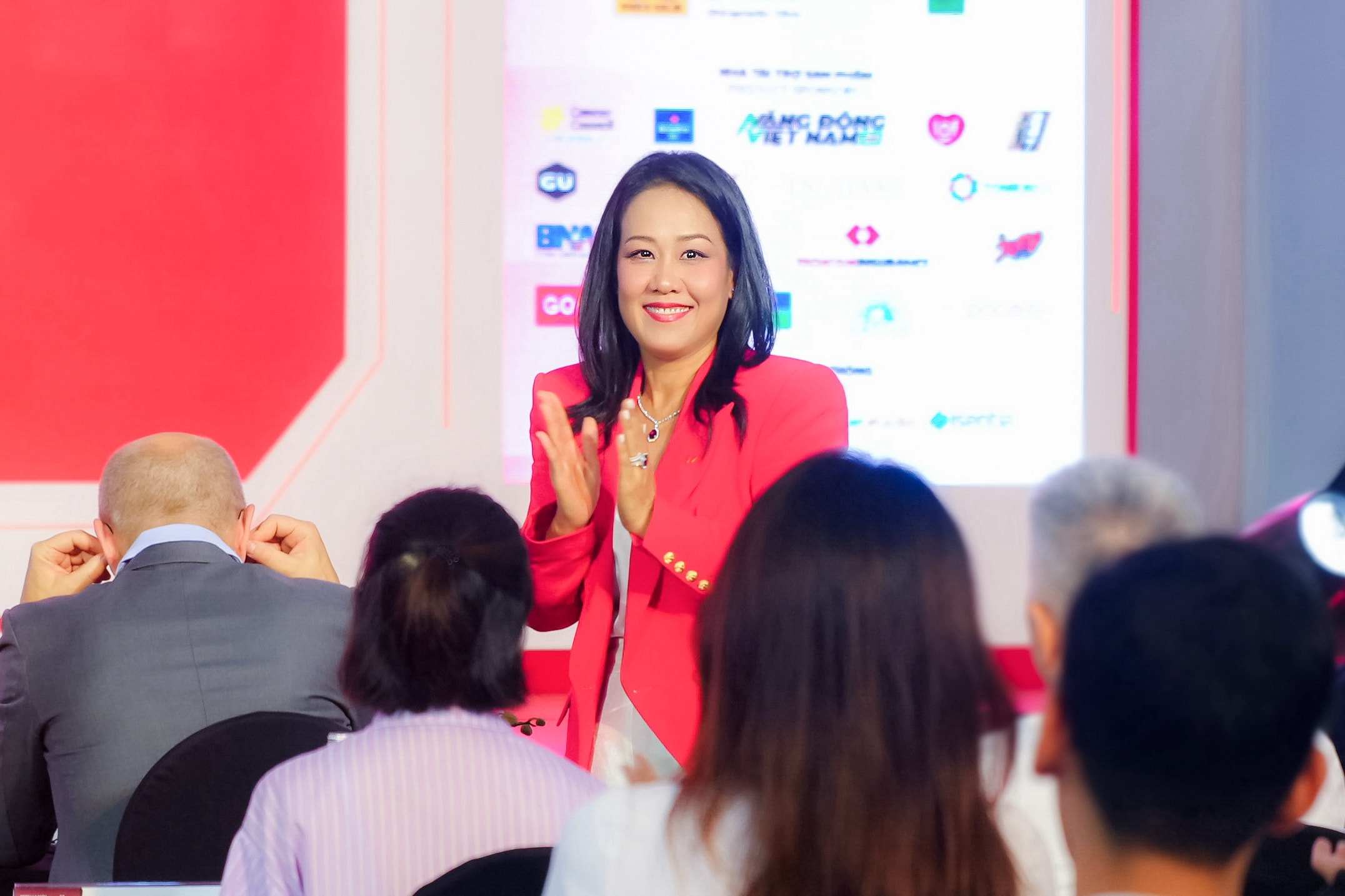 BÃ ThÃ¡i Minh Diá»m TÃº - GiÃ¡m Äá»c Khá»i Tiáº¿p thá», NgÃ¢n hÃ ng Techcombank táº¡i sá»± kiá»n 