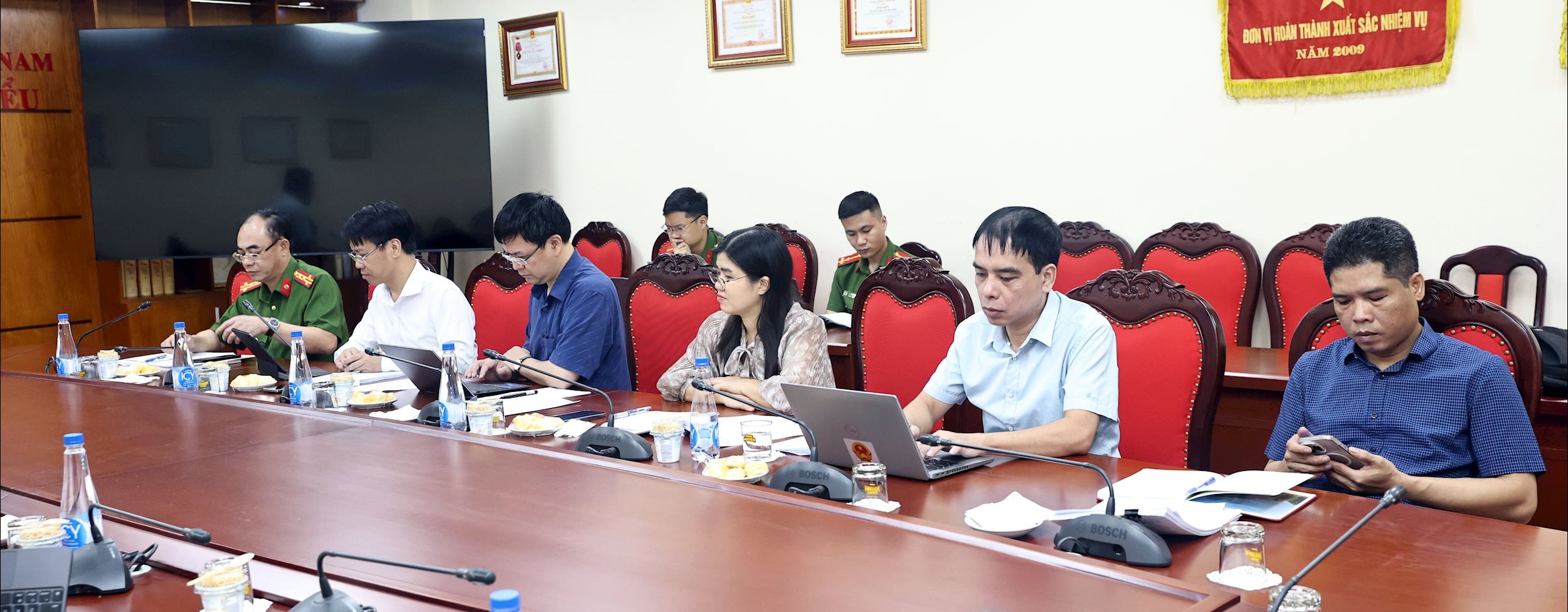 ប្រតិភូចូលរួមកិច្ចប្រជុំ