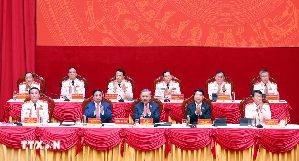Tổng Bí thư Tô Lâm, Chủ tịch nước Lương Cường, Thủ tướng Phạm Minh Chính tham gia Đoàn Chủ tịch điều hành Đại hội. (Ảnh: Phạm Kiên/TTXVN)