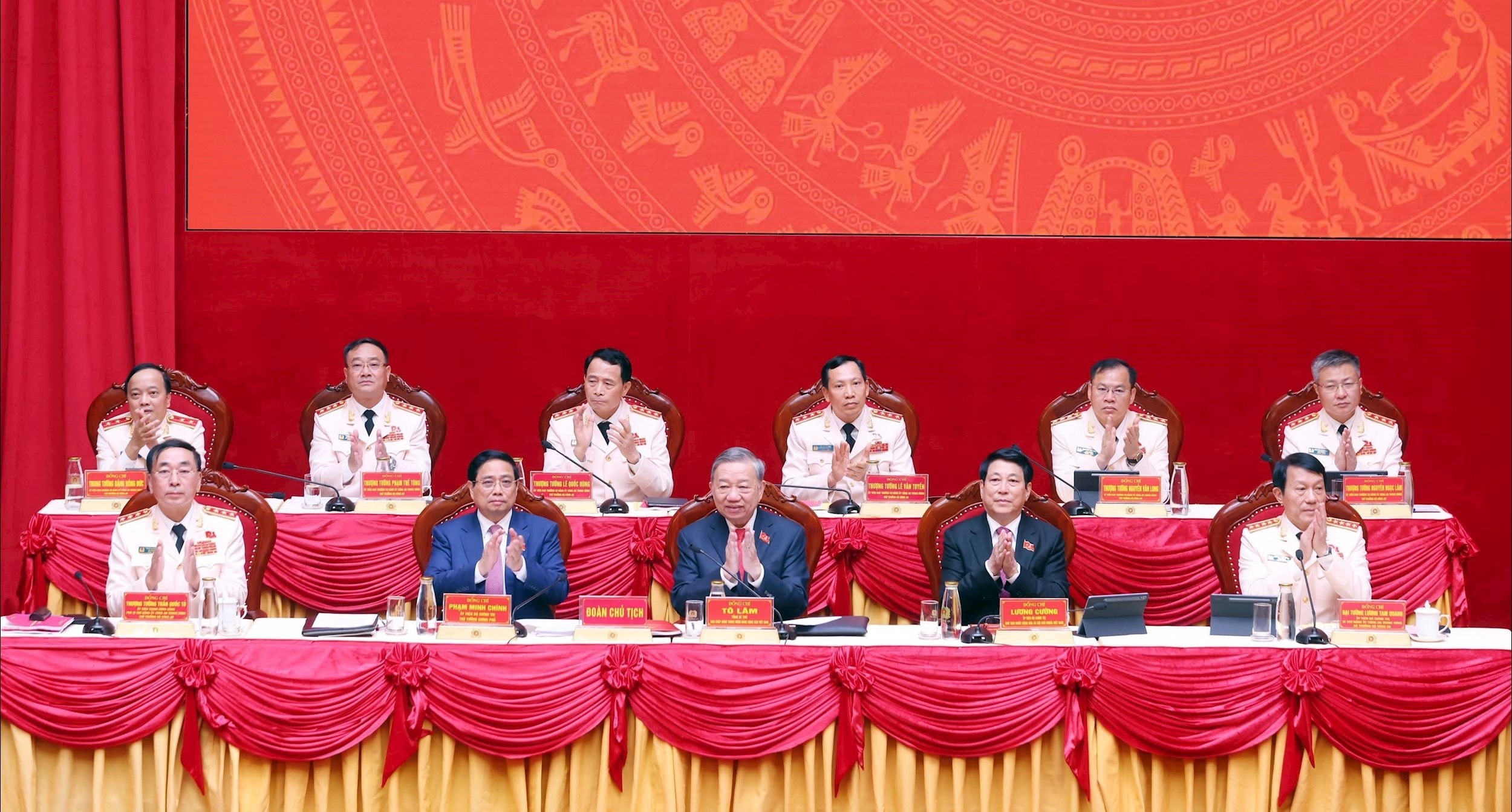 vna_potal_khai_mac_dai_hoi_dai_bieu_dang_bo_cong_an_trung_uong_lan_thu_viii_8316432.jpg