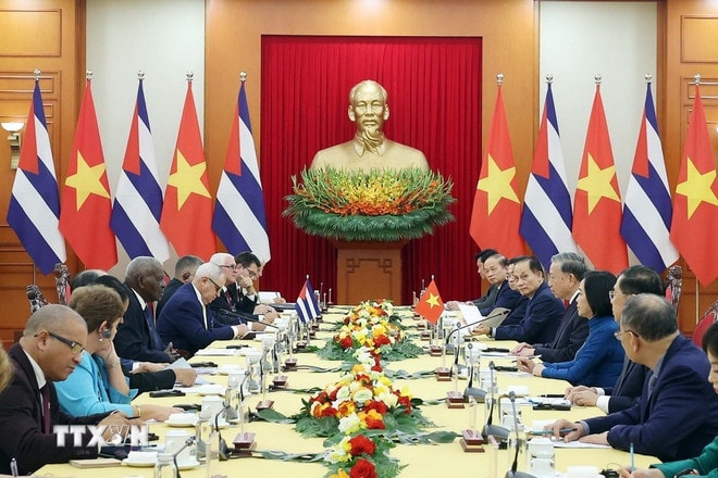 Tổng Bí thư Tô Lâm tiếp Chủ tịch Quốc hội Chính quyền nhân dân và Hội đồng Nhà nước Cuba Esteban Lazo Hernández sang thăm chính thức Việt Nam. (Ảnh: Thống Nhất/TTXVN) ttxvn-0110-tong-bi-thu-viet-nam-cuba-4.jpg