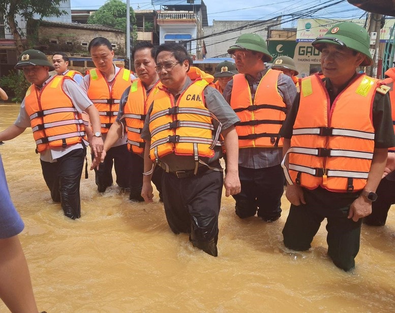 Thủ tướng Phạm Minh Chính tới Thái Nguyên thăm hỏi người dân, chỉ đạo khắc phục hậu quả mưa lũ- Ảnh 1.