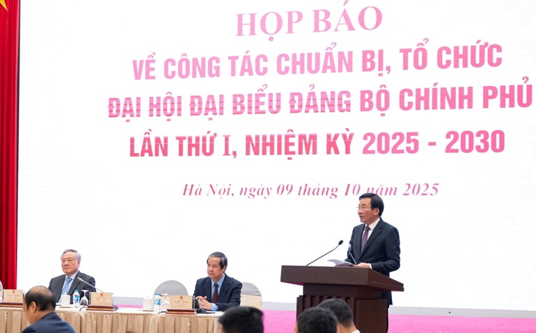 Bộ trưởng, Chủ nhiệm Văn phòng Chính phủ Trần Văn Sơn thông tin về Đại hội