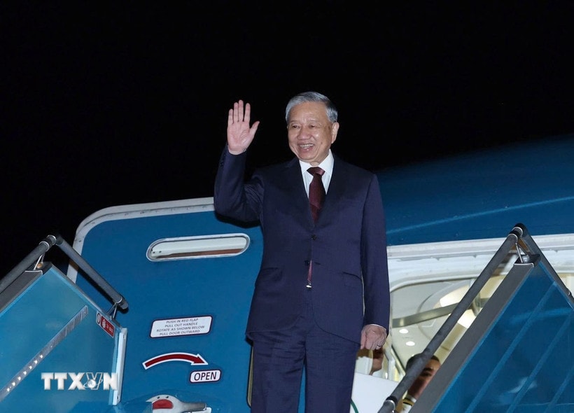 Tổng Bí thư Tô Lâm rời Hà Nội, lên đường thăm cấp Nhà nước tới Triều Tiên và dự Lễ kỷ niệm 80 năm thành lập Đảng Lao động Triều Tiên. (Ảnh: Thống Nhất/TTXVN)