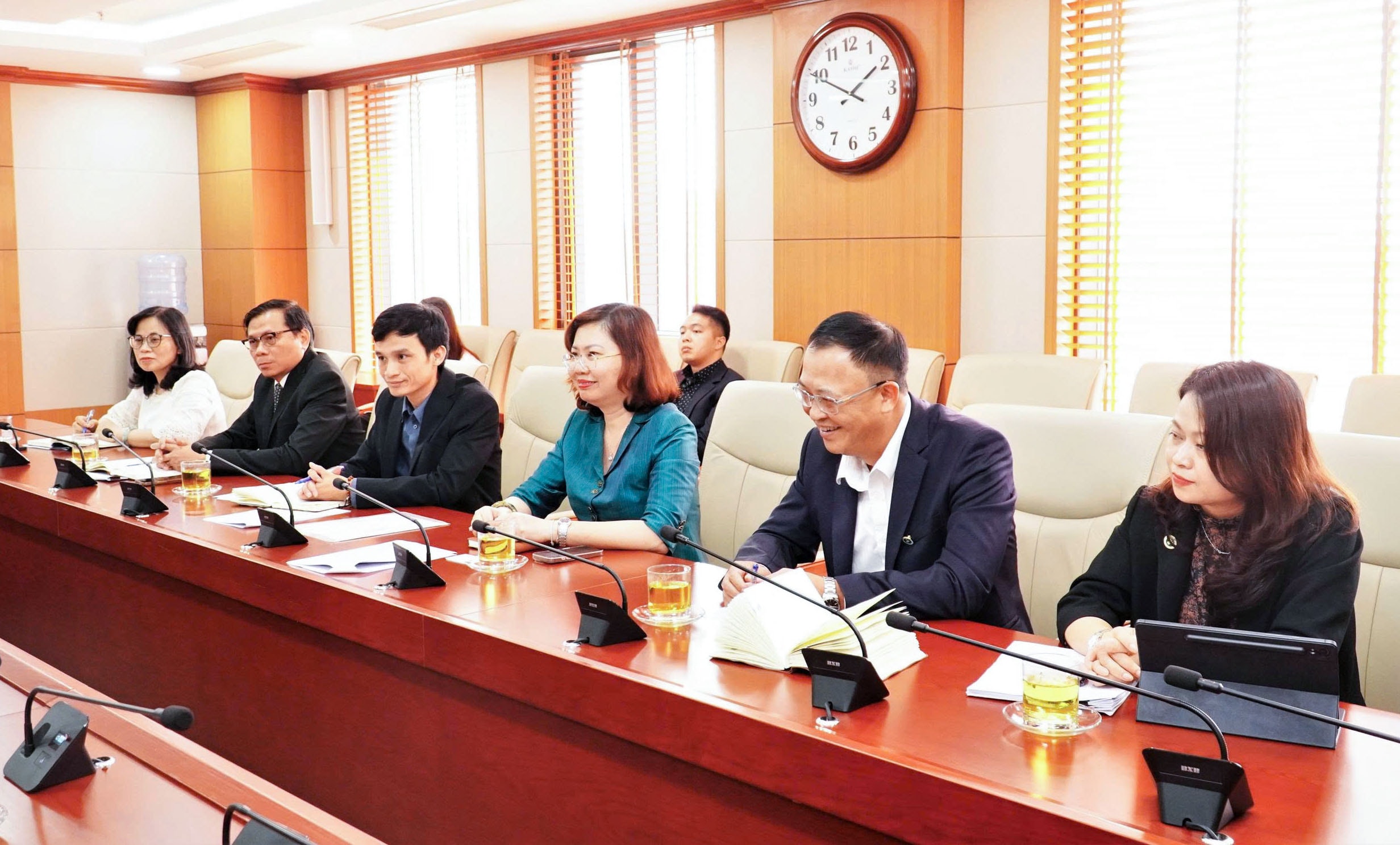 ประธานคณะกรรมการกำกับหลักทรัพย์และตลาดหลักทรัพย์แห่งรัฐ หวู่ ถิ จัน ฟอง ในการประชุมเชิงปฏิบัติการ