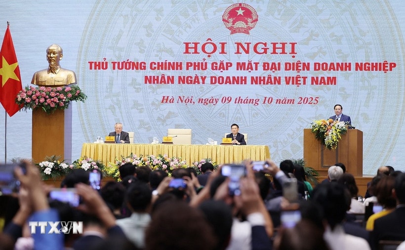 Thủ tướng Phạm Minh Chính phát biểu tại Hội nghị gặp mặt đại diện doanh nghiệp nhân Ngày doanh nhân Việt Nam. (Ảnh: Dương Giang/TTXVN)