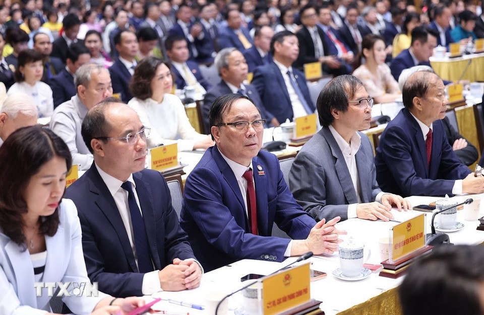 Đại diện các doanh nghiệp tham dự buổi gặp nhân Ngày doanh nhân Việt Nam. (Ảnh: Dương Giang/TTXVN)