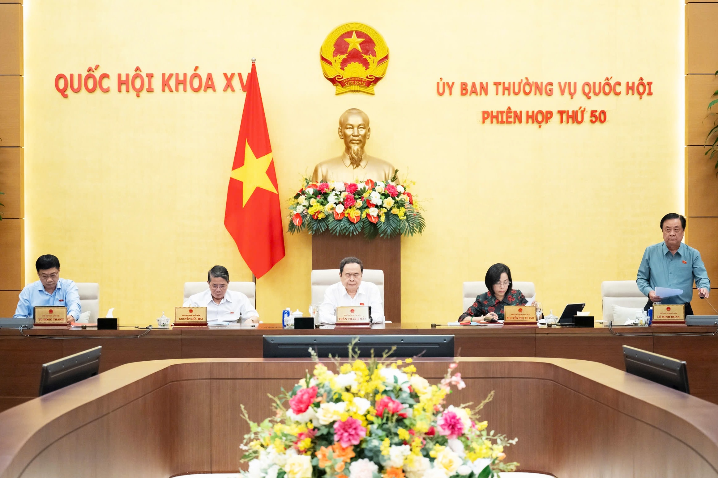 tv1.jpg