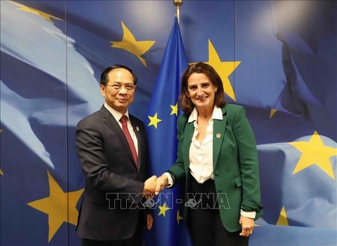 vna-potal-viet-nam-chu-dong-thich-ung-giu-vung-hoa-binh-va-phat-trien-ben-vung-stand.jpg
