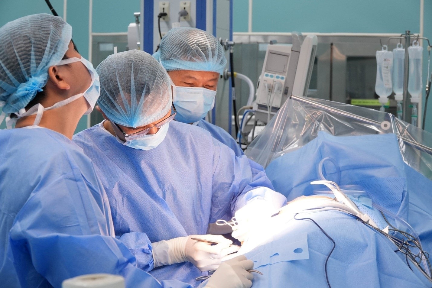 chuyen-giao-1-151214-181023-30-1739956110254590662013 (1)