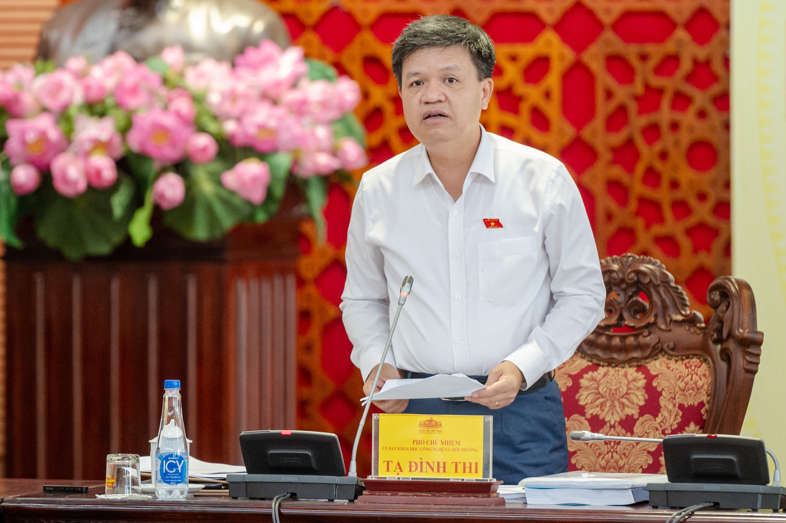 Phó Chủ nhiệm Uỷ ban Khoa học, Công nghệ và Môi trường Tạ Đình Thi phát biểu