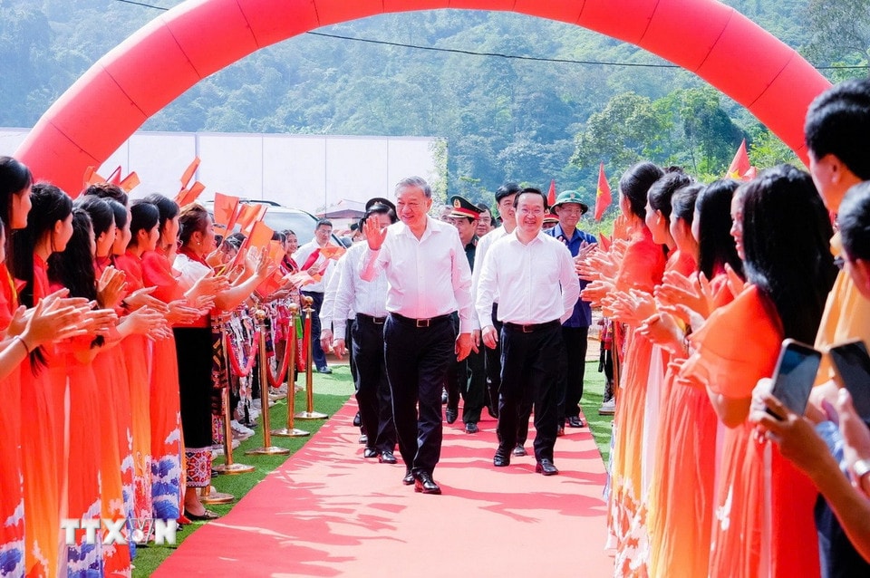 Tổng Bí thư Tô Lâm đến dự Lễ khởi công Trường Phổ thông nội trú liên cấp Na Ngoi. (Ảnh: Trịnh Duy Hưng/TTXVN)