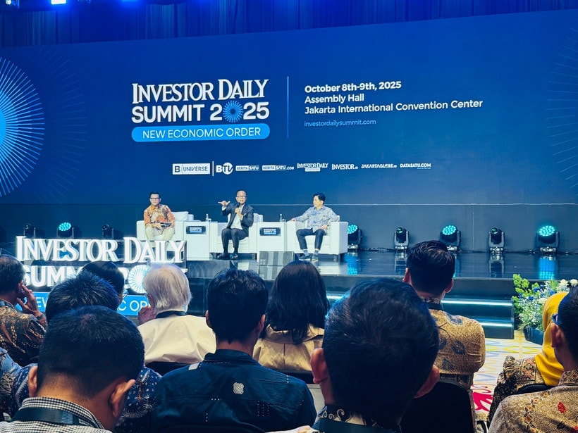The Investor Daily Summit gathers investors, policymakers, business leaders, and global economists. (Photo: VNA)