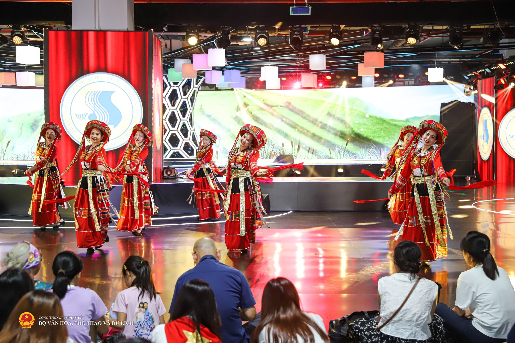 Hình ảnh minh họa trong không gian 12 ngành công nghiệp văn hóa tại Triển lãm 80 năm thành tựu đất nước1