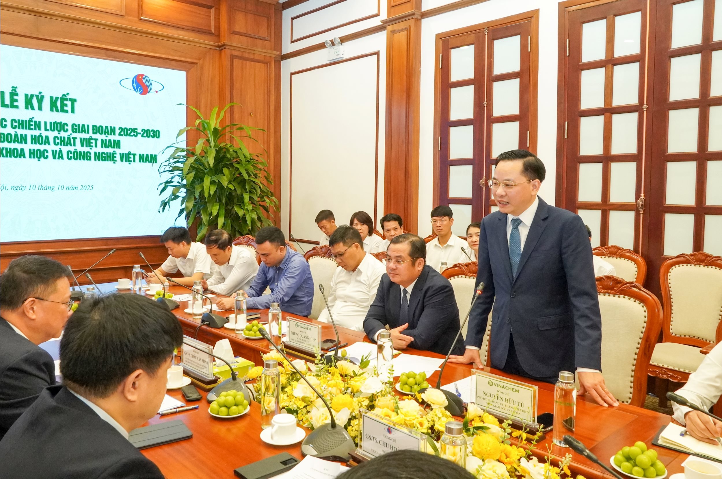 ô. Ng Hữu Tú phát biểu