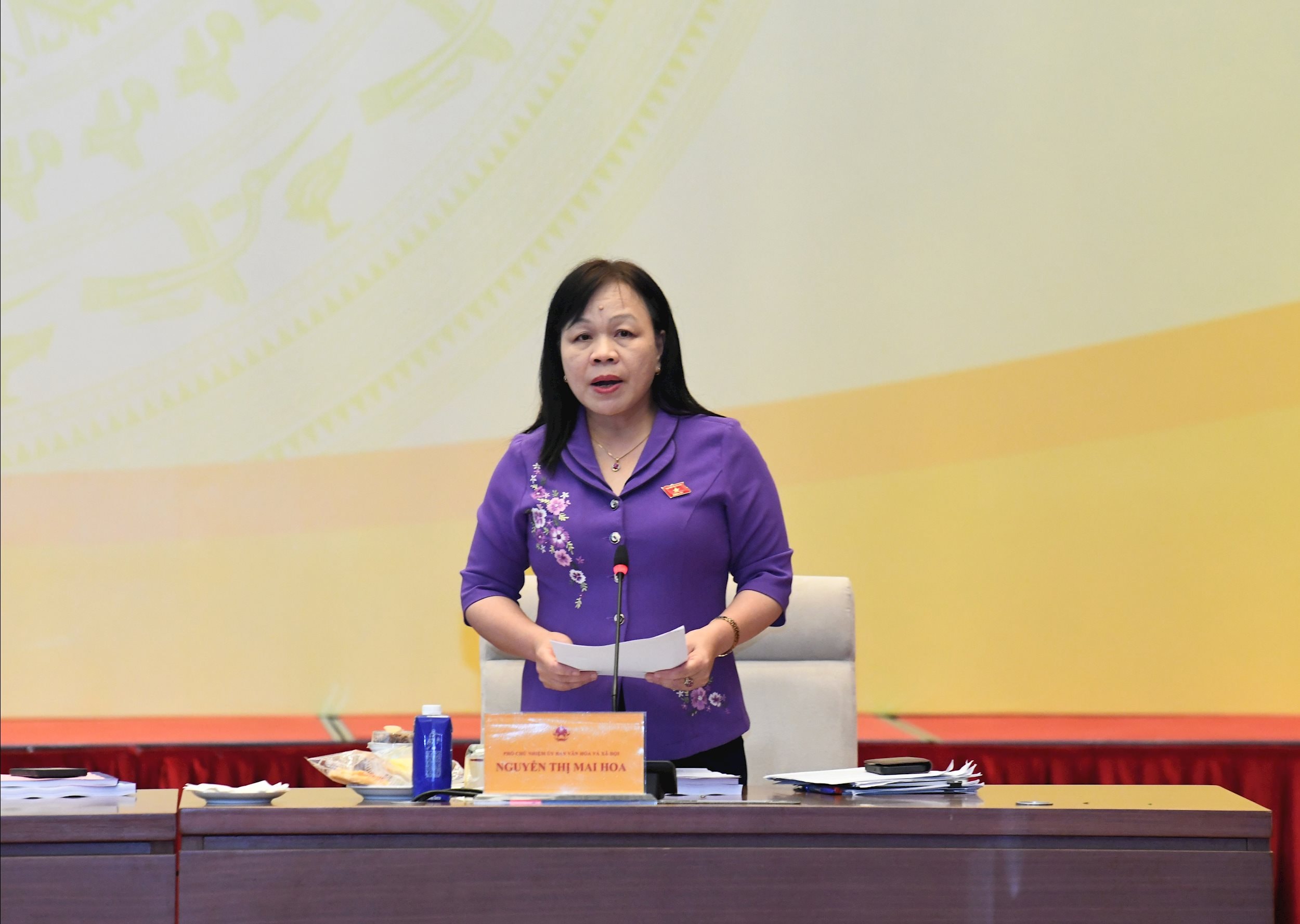 Vice-presidente do Comitê de Assuntos Sociais Nguyen Thi Mai Hoa.1