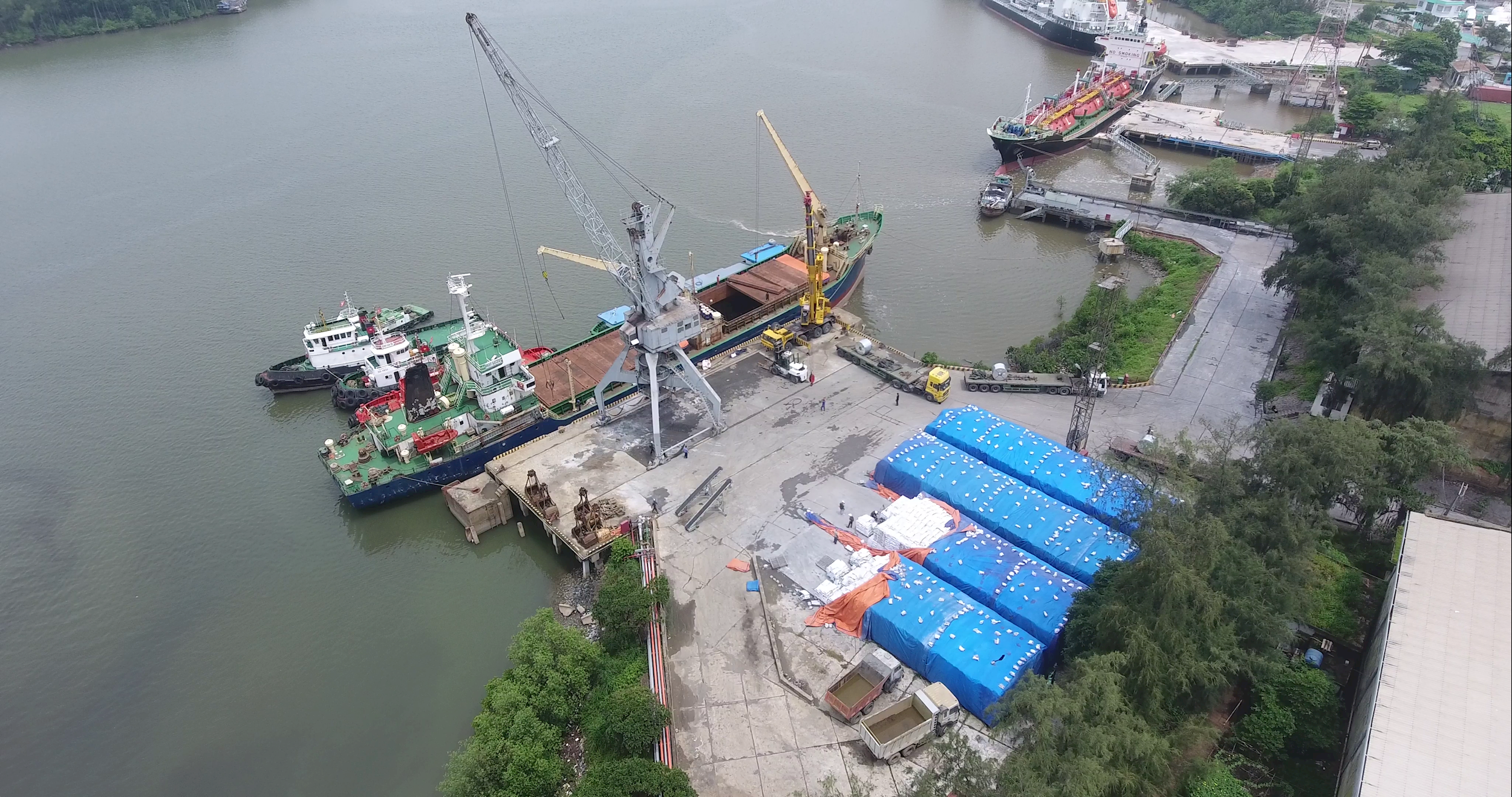 Cảng Nhà máy Super Phốt Phát Long Thành(trên cao)