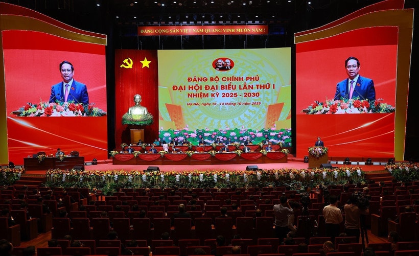 Prime Minister Pham Minh Chinh, who is also Politburo member and Secretary of the Government’s Party Committee, speaks at the first Party Congress of the Government on October 12. (Photo: VNA)