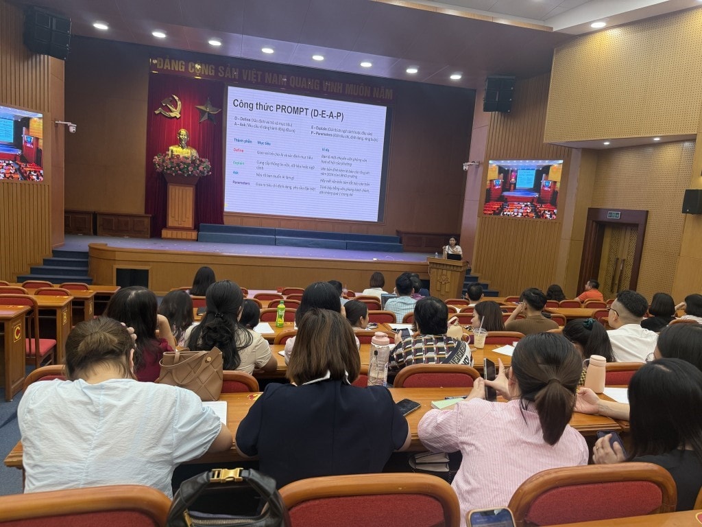 Lớp tập huấn “Bồi dưỡng kỹ năng công nghệ thông tin” cho các cán bộ, nhân viên trạm y tế phường Thanh Xuân