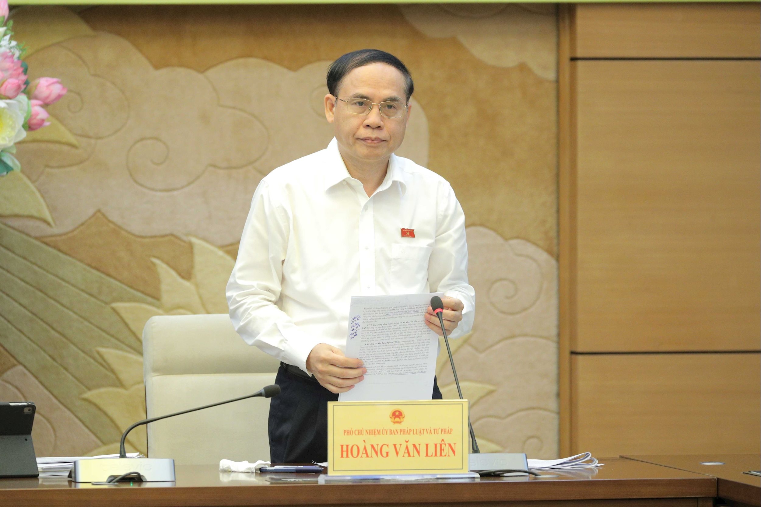 Phó Chủ nhiệm Ủy ban Pháp luật và Tư pháp Hoàng Văn Liên